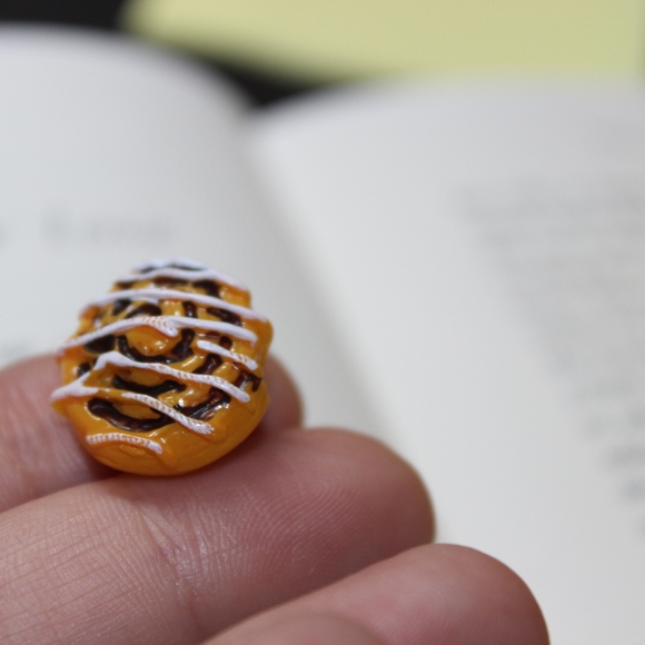 NWT Cinnamon Bun Earrings - Picture 7 of 7